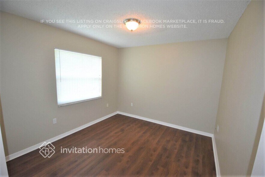 Building Photo - 4061 Prairie View Dr N