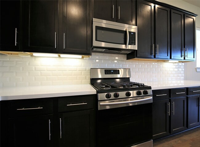 Building Photo - 3916 Tulane Oak Dr