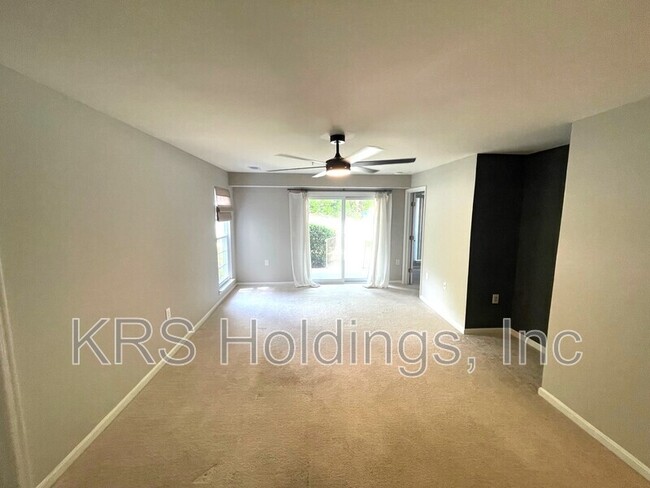 Building Photo - 1037 Gardenview Loop