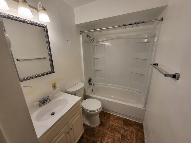 Bathroom - 306 Amabell St