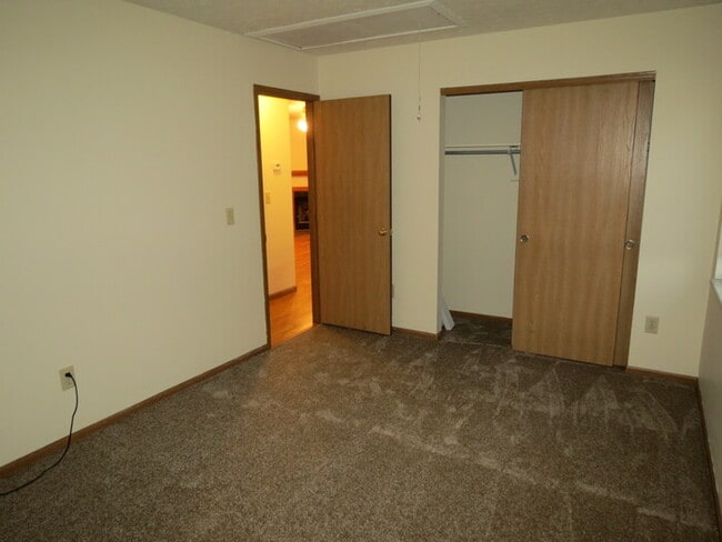Building Photo - 2129 Brett Ct