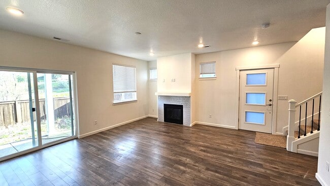 Building Photo - 4206 S Waters Edge Wy