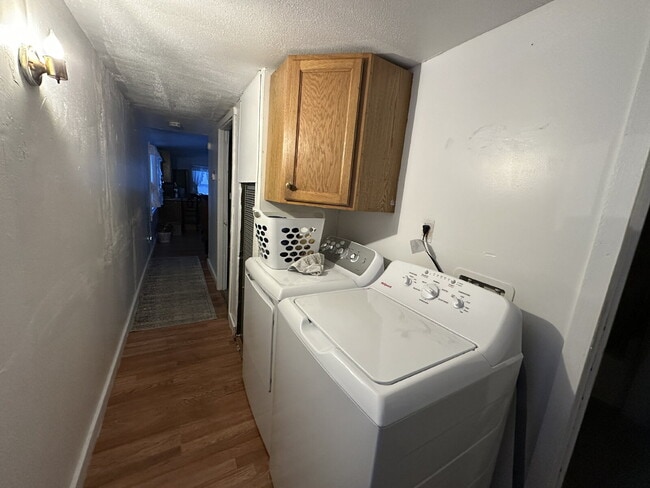 Building Photo - Single Family Home with Large Private Yard