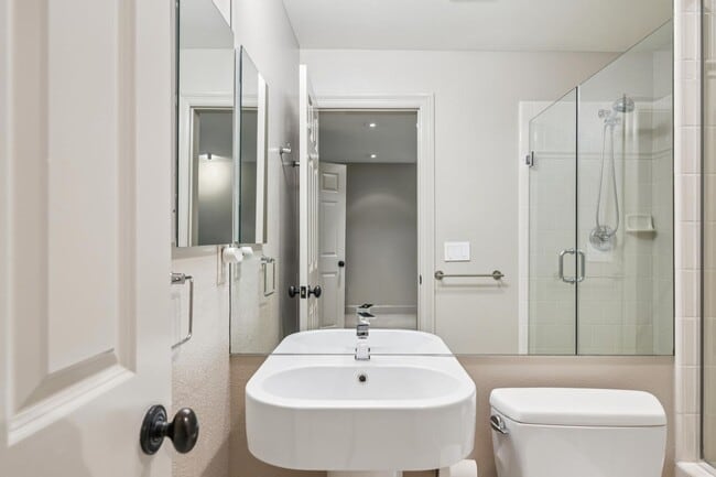Building Photo - Luxurious Home in Downtown Palo Alto Available Now