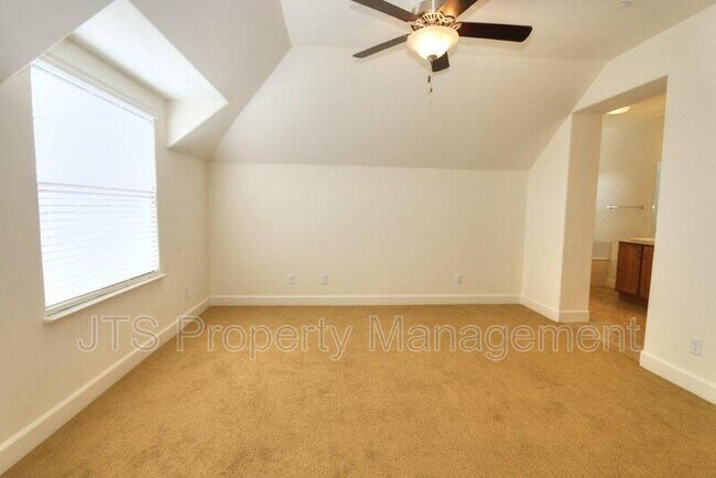 Building Photo - 1209 Lavande Dr
