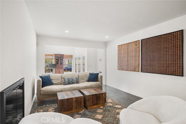 Building Photo - 646 6th St