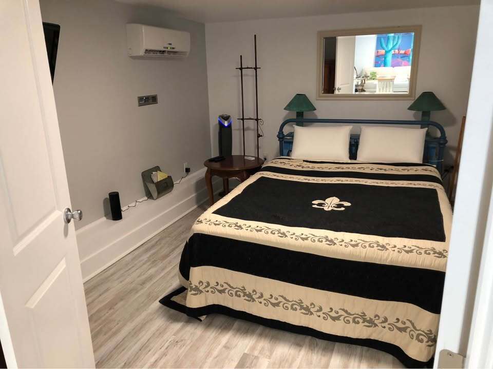 Building Photo - 4516 Banks St