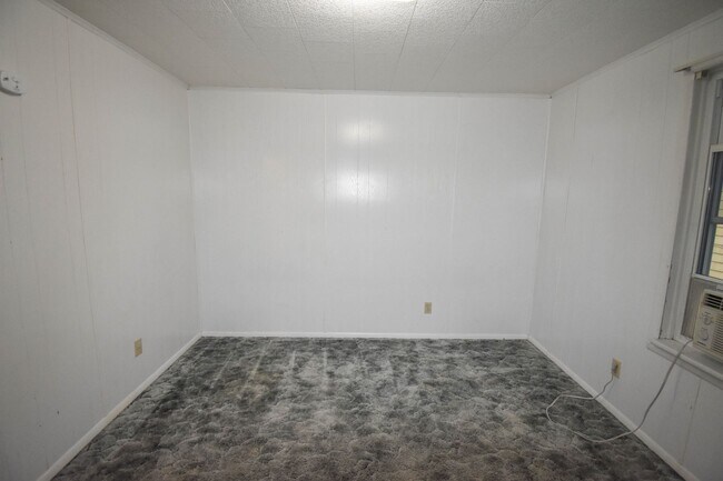 Building Photo - Large Home in Loganton with 1 Car Garage!