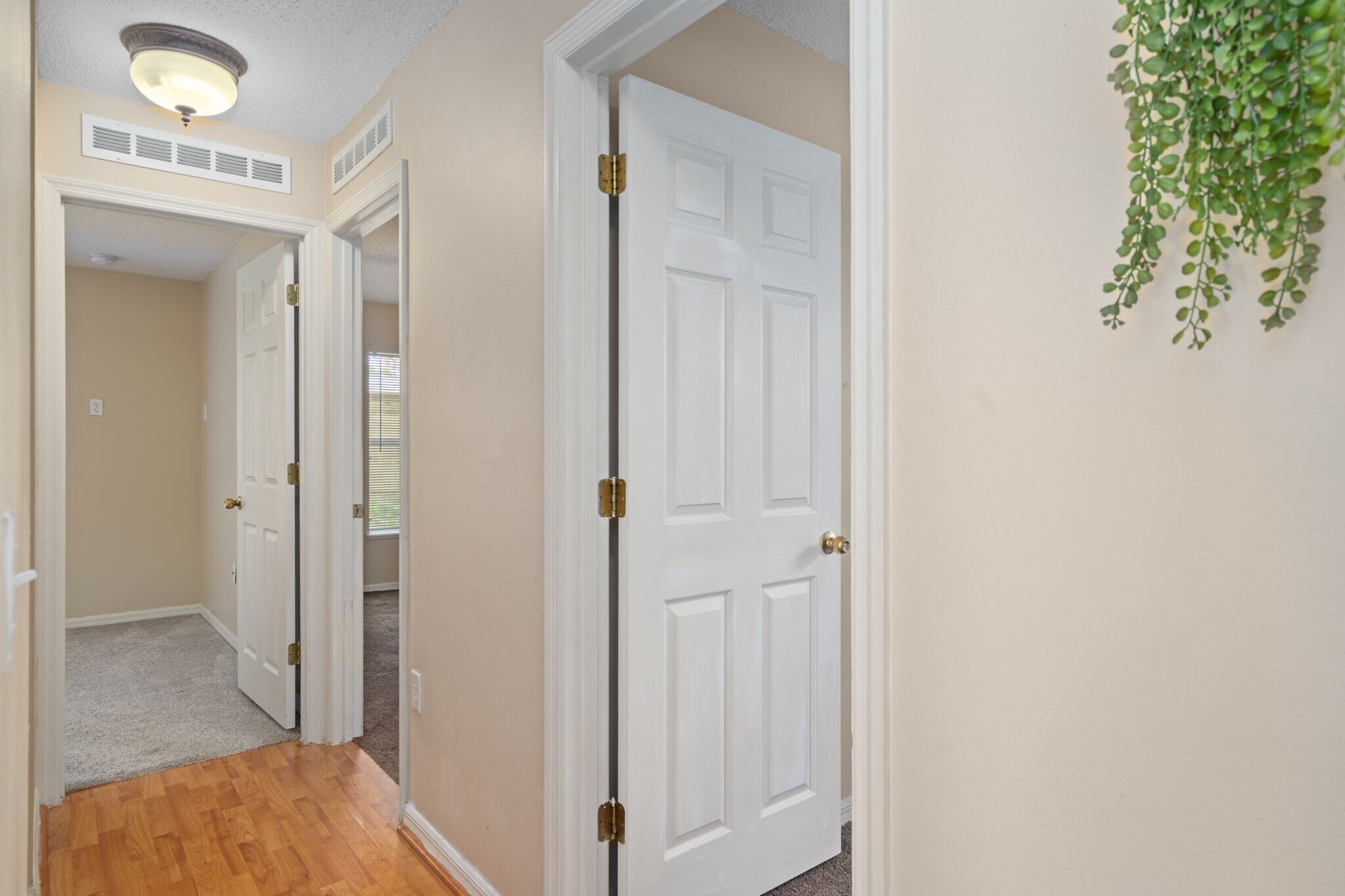 Building Photo - 9572 Horizon Dr