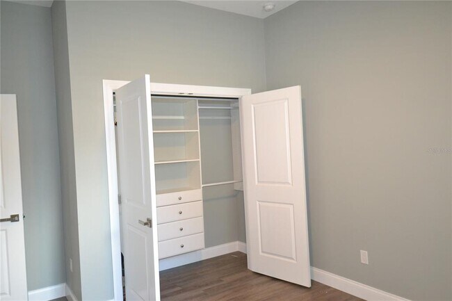 Building Photo - 281 Diogenes St