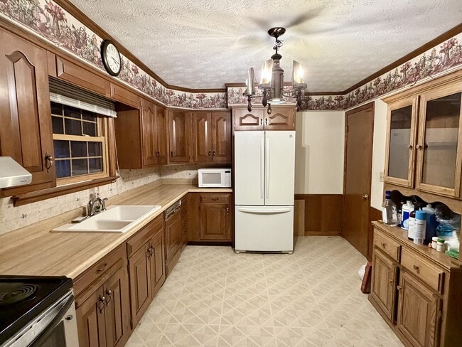 Building Photo - 3742 Dorothy Ln