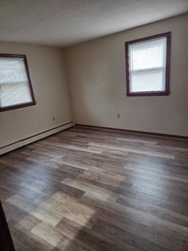 Building Photo - 76 William St