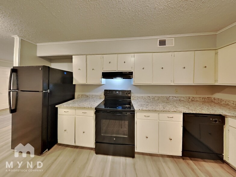 Building Photo - 9155 Mason St