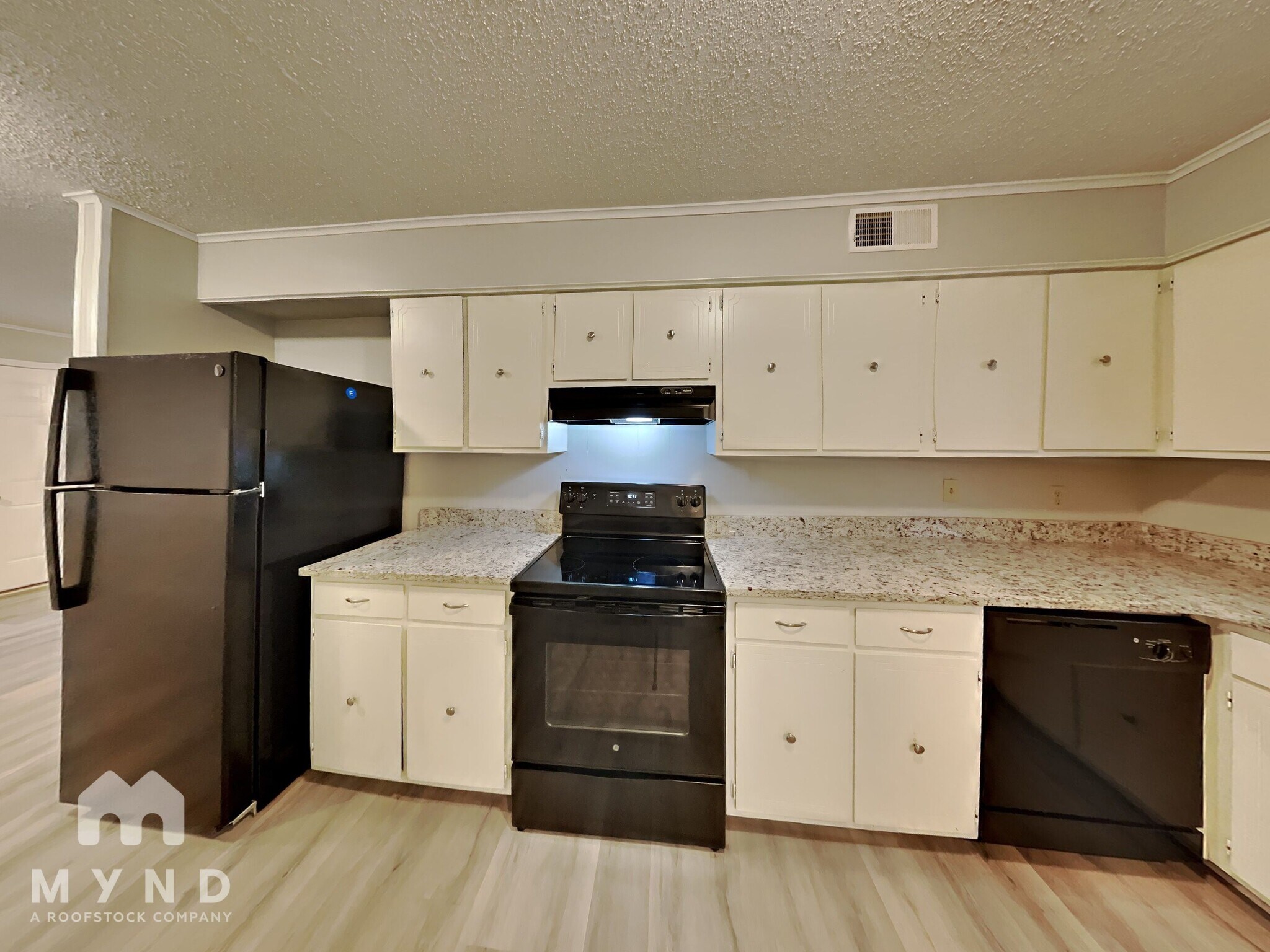 Building Photo - 9155 Mason St