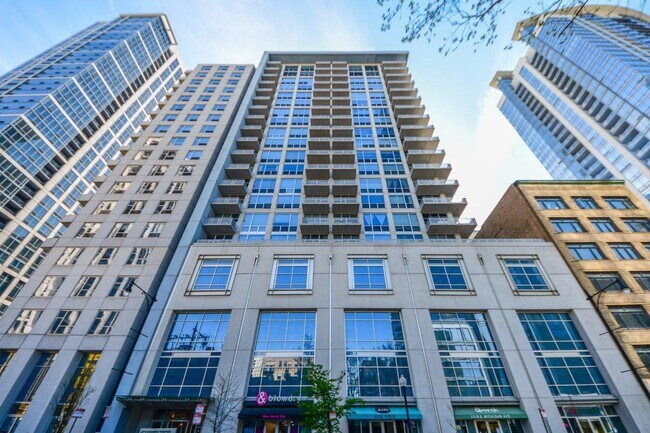 Building Photo - 1305 S Michigan Ave