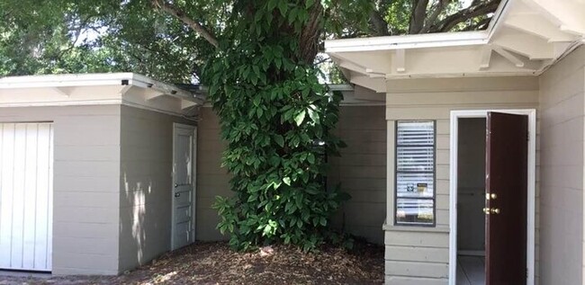 Building Photo - Apply Today! 2br/2ba in Pinellas Park!