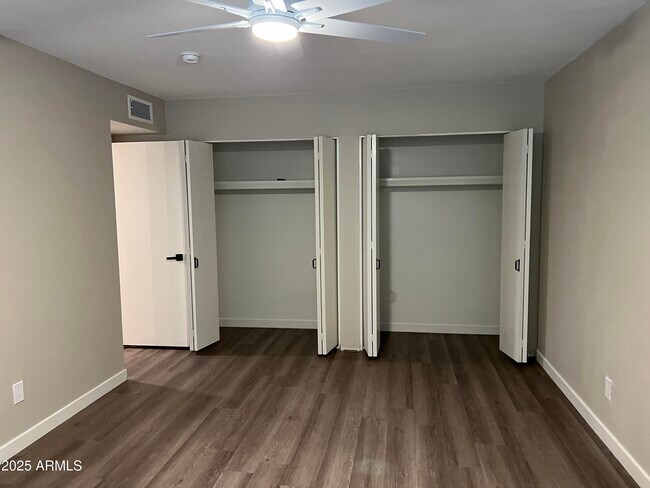 Building Photo - 10801 N 43rd Dr