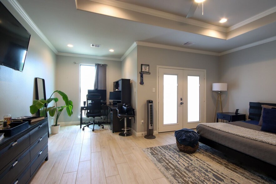 Building Photo - 4206 Hershe St