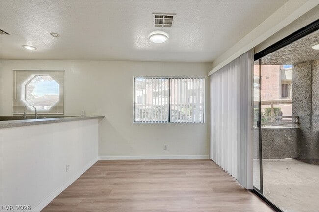 Building Photo - 5018 S Rainbow Blvd