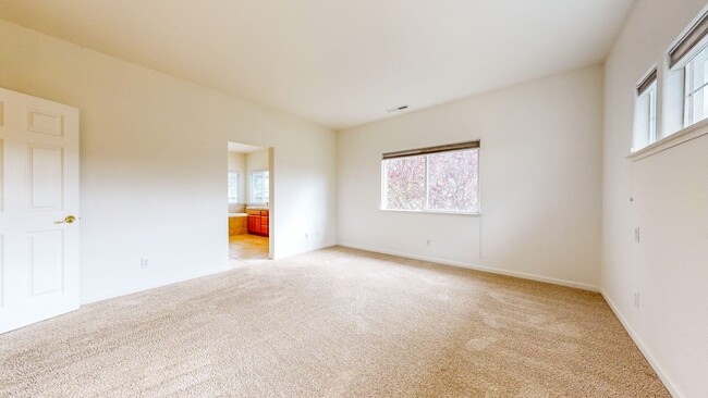 Building Photo - Desirable Skyhawk 3 bedroom Tri-Level Single Family