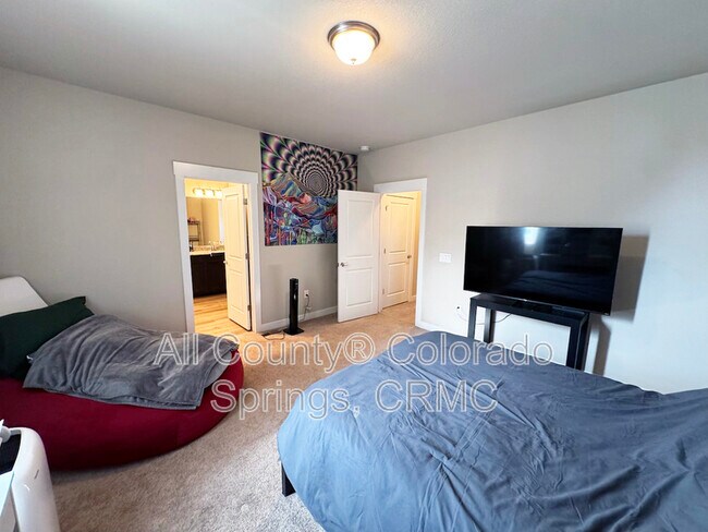 Building Photo - 6755 Carriage Meadows Dr