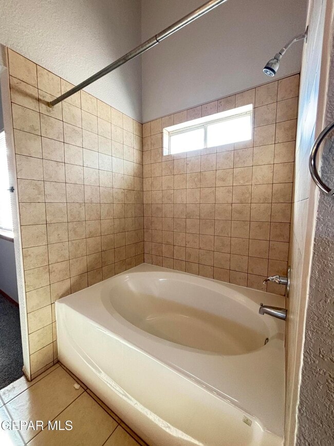 Building Photo - 10905 Loma De Rio Pl