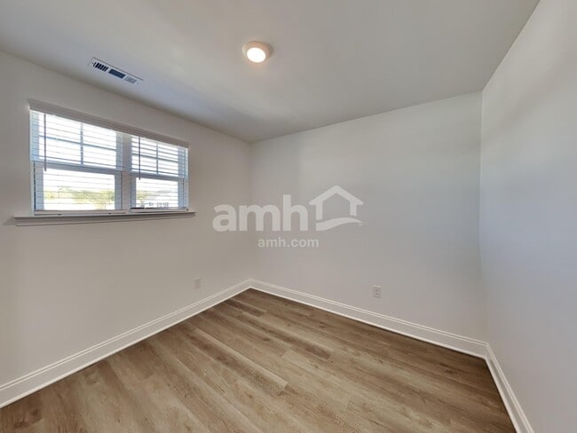 Building Photo - 5307 Trust Dr
