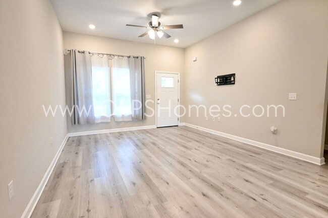 Building Photo - 113 Shady Ln