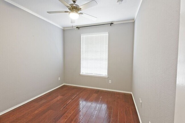 Building Photo - 9220 Norman Dr