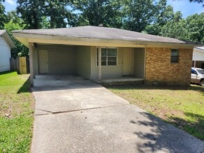 Building Photo - 3b/1b House