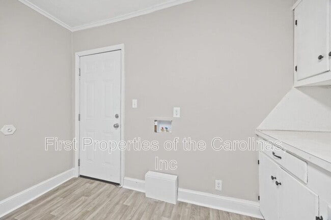 Building Photo - 103 Culp St