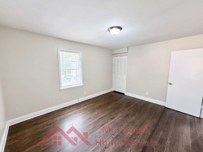 Building Photo - 3284 Parham St