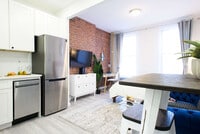 Building Photo - 240e E 75th St