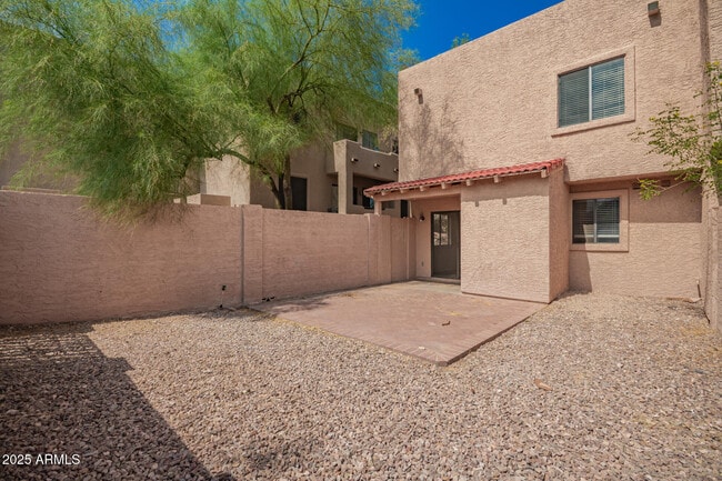 Building Photo - 13627 N Hamilton Dr