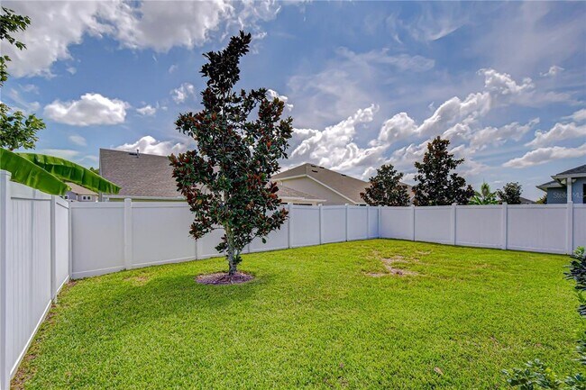 Building Photo - 15371 Caravan Ave