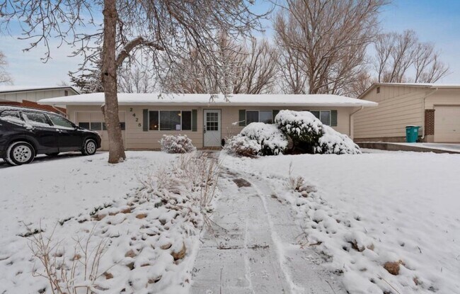 Building Photo - 3 Bed House w/ Huge Yard + Garage – Near Old Town & CSU