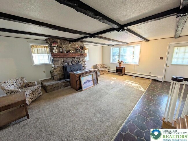 Building Photo - 3470 Rhododendron Dr