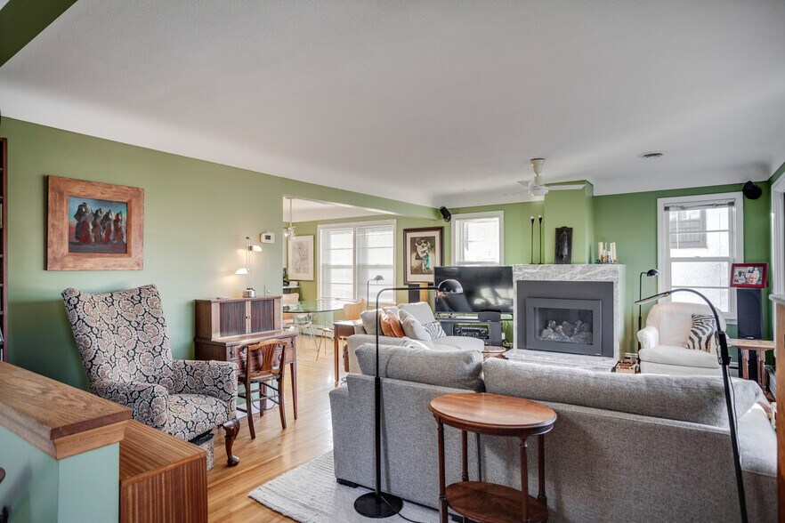 Building Photo - 111 W Minnehaha Pky
