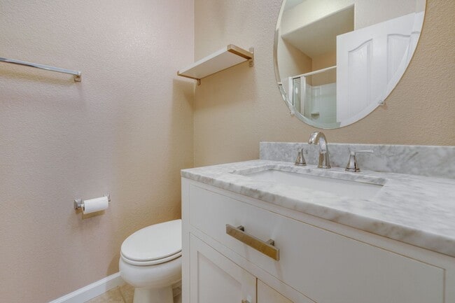 Building Photo - 3BR/3BA Folsom Condo with Fireplace + 2 Car Garage