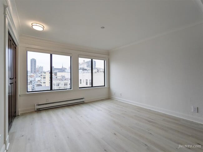 Building Photo - 2 Fallon Pl