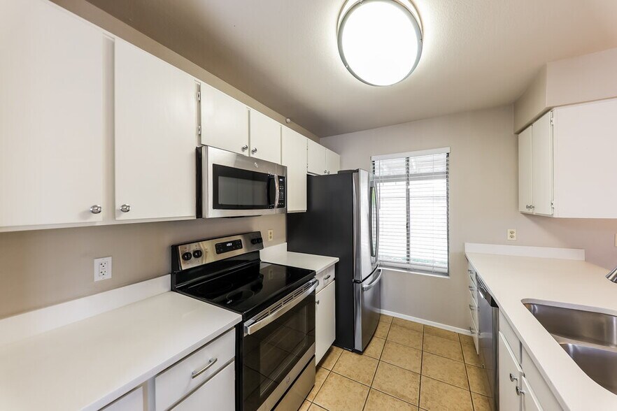 Building Photo - 20814 N 31st Dr
