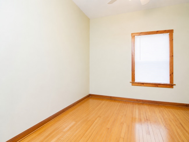 Building Photo - Spacious 2BR + Sunroom Main Floor in NE Arts District – Steps to Logan Park & Breweries