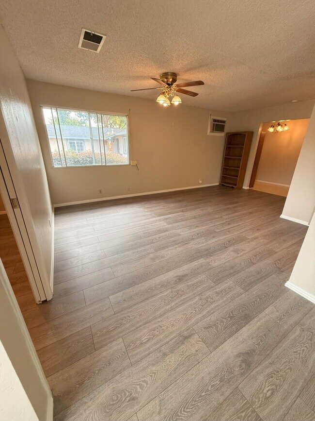 Building Photo - Southwood Home