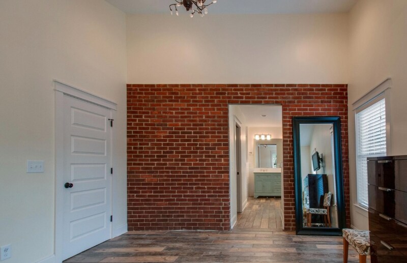 Building Photo - 947 Cahal Ave