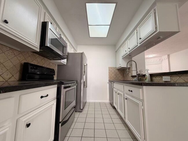 Building Photo - 2220 Bering Dr
