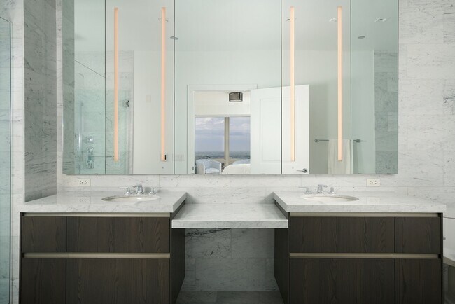 Building Photo - 363 E Wacker Dr