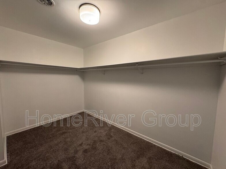 Building Photo - 2907 Caballero Dr