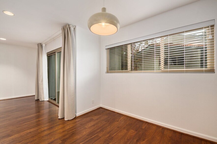 Building Photo - 4732 Park Granada