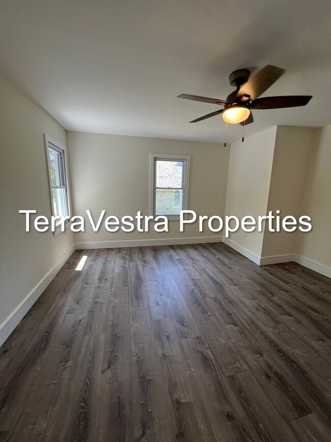 Building Photo - 4 Bed / 2 Full Bath in Millville!