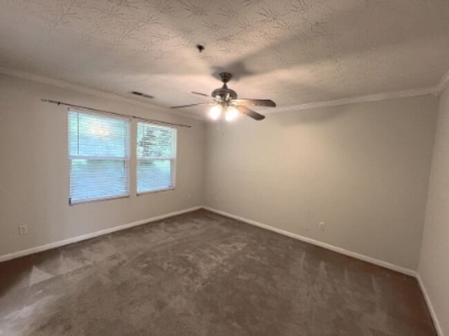 Building Photo - 158 Ellis Drive